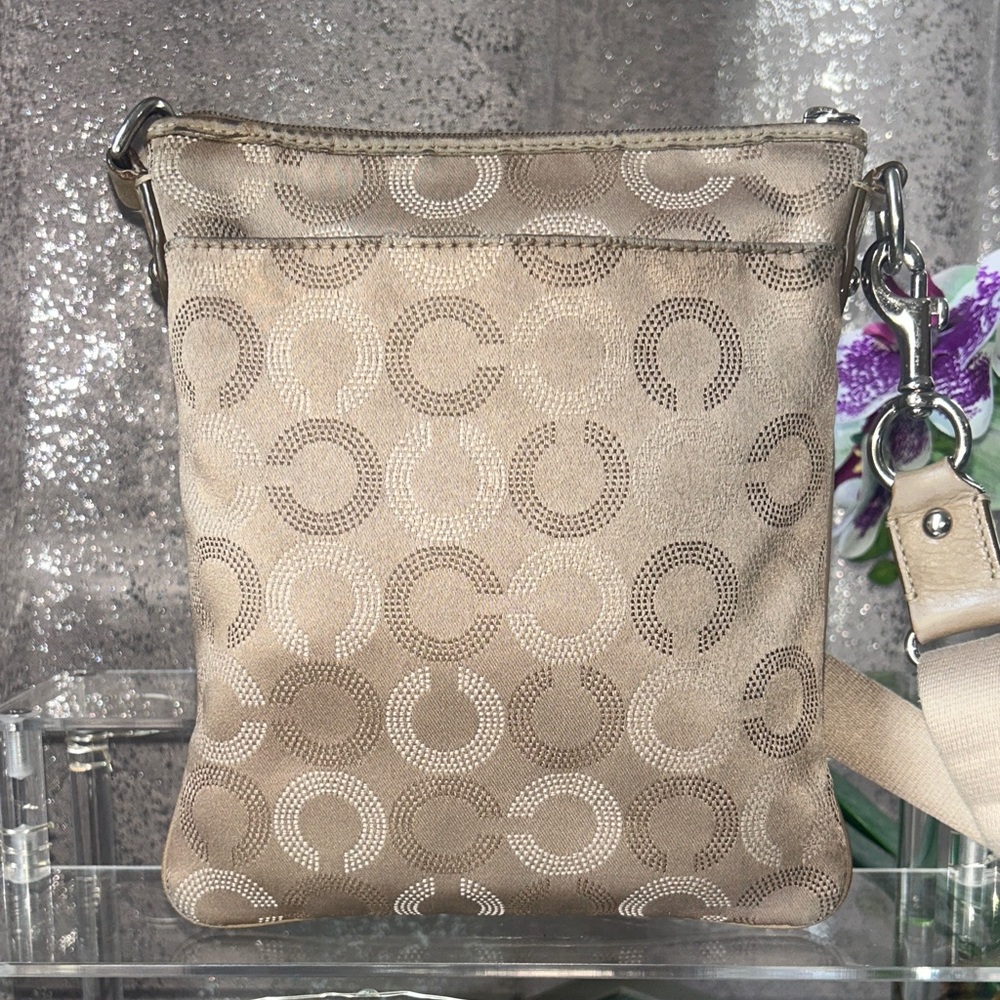 COACH Crossbody Bag EUC - Picture 4 of 12